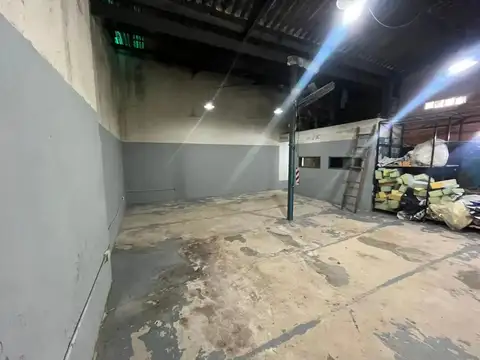 Pequeño Galpon de 60 m² Ideal Para Deposito.