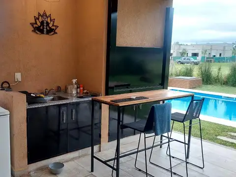 EXCELENTE CASA EN ALQUILER EN SANTO TOMAS