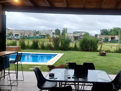 Casa en Alquiler en Santo Tomas, USD 1.300