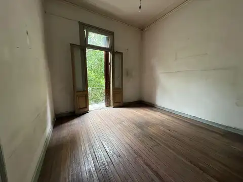 Depto Tipo Casa 6 ambientes con 2 baños