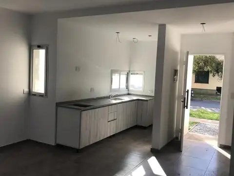 Depto Tipo Casa 4 ambientes con 2 baños