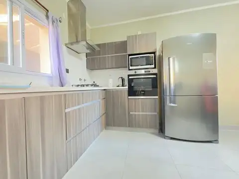 Casa 4 ambientes con 3 baños