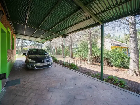 Casa en Venta con 2 cocheras