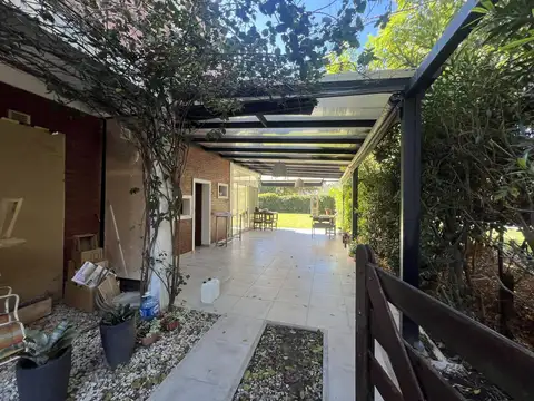 Casa 6 ambientes con 4 baños