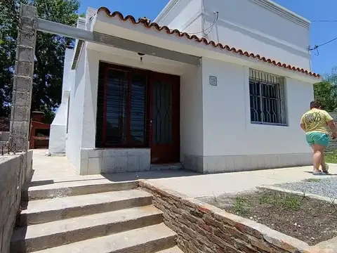 Casa de 2 dormitorios , muy buena zona
