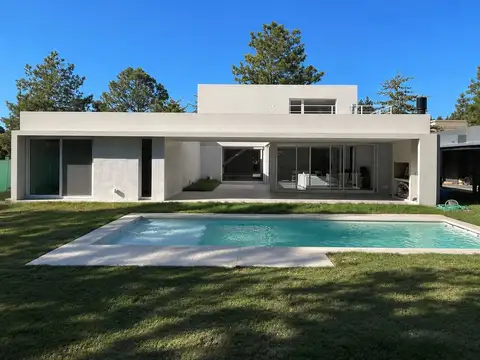 Venta Casa 4 Amb. Club de Campo La Peregrina (Pilar)