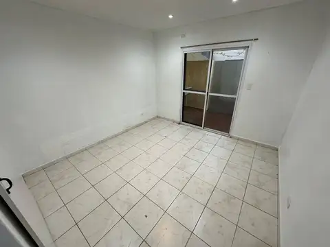 Departamento en Alquiler en Rafael Calzada, $ 300.000