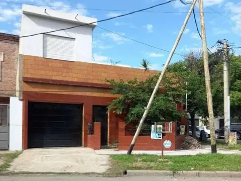 Venta CASA 3 ambientes con cochera+MONOAMBIENTE.Lanús Oeste