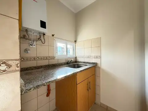 Casa en Alquiler con 2 cocheras
