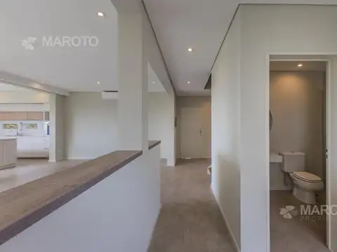 Casa 6 ambientes con 2 baños
