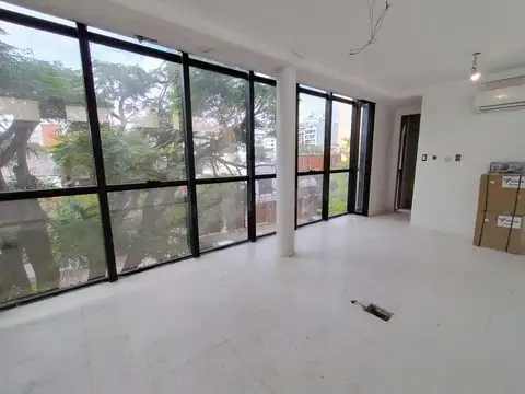 Oficina en Venta con 2 cocheras