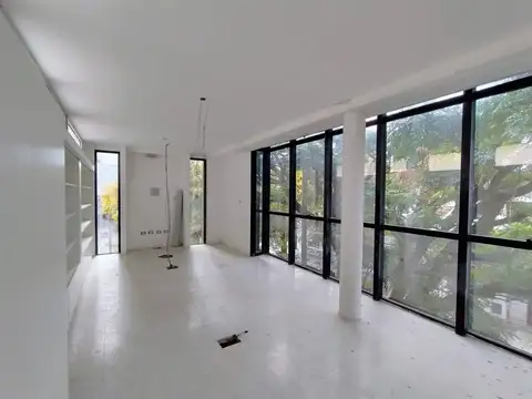 41 e/ 11 y 12 N° 800