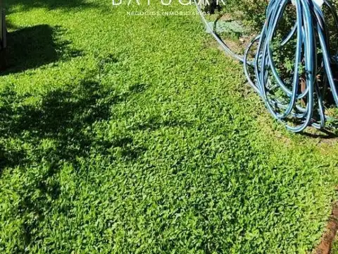 Casa en Venta con 3 cocheras