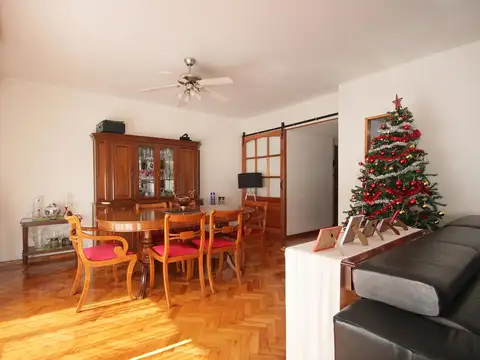 Departamento 4 ambientes con 2 baños