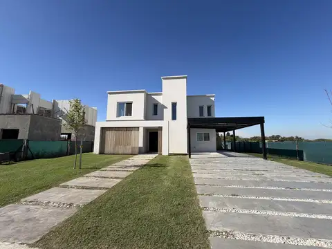 Casa en venta en barrio cerrado Village Joven - Bella Vista