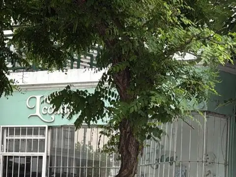 Local comercial en 2 plantas a la calle