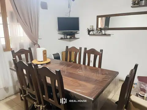Casa 5 ambientes con 1 baño