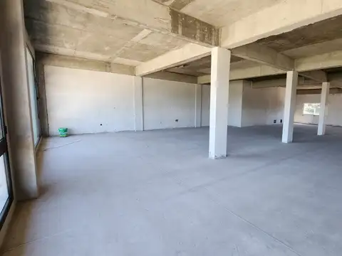 LOMA VERDE  LOCAL CON INGRESO EN PLANTA BAJA COLECTORA OESTE KM 56