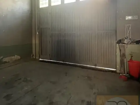 Galpon en Venta 34  mts Fondo