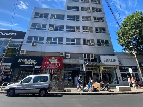 Av. Urquiza 4700, Piso 9