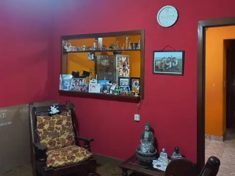 HERMOSA CASA EN VENTA A CUADRAS DE LA ESTACION DE MERLO