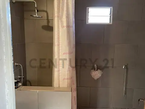 Casa 6 ambientes con 3 baños
