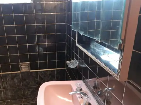 Depto Tipo Casa en Venta 56 años