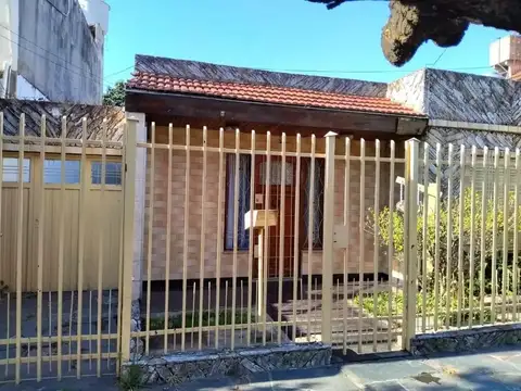CASA EN LOTE PROPIO 3 AMBIENTES EN TABLADA