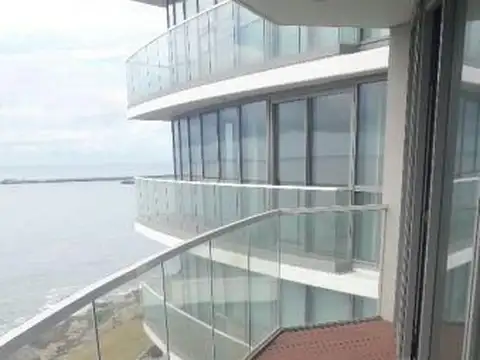 Departamento en Venta en Playa Chica, USD 1.513.000