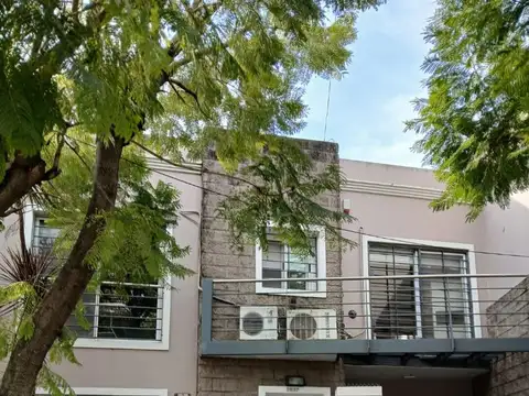 HERMOSA CASA EN CASTELAR