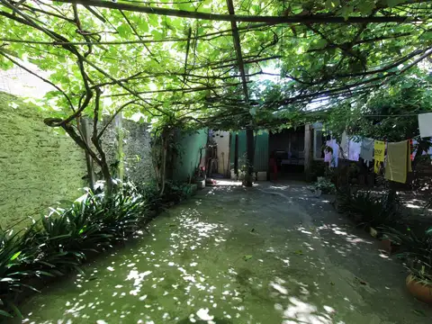 Terreno en Venta en Villa Luzuriaga, USD 99.000