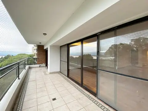 Departamento 6 ambientes con 4 baños