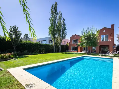 Casa  en Venta en Santa Barbara, Tigre, G.B.A. Zona Norte