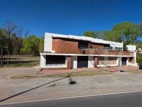 Local - Venta - Argentina, Juana Koslay - Avenida teniente Juan D Peron 50