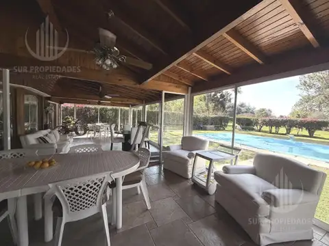 Casa en Venta con 2 cocheras