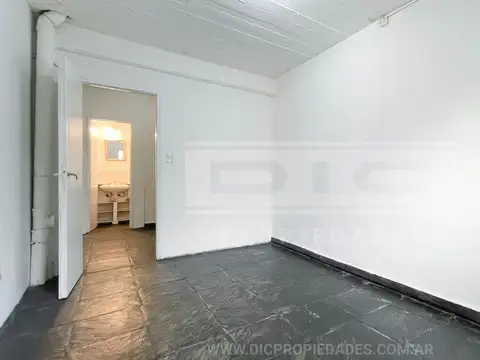 Depto Tipo Casa en Venta 40 años