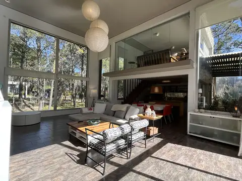 Casa en venta en Carilo, Paraíso entre Tero y Zorzal. #1104
