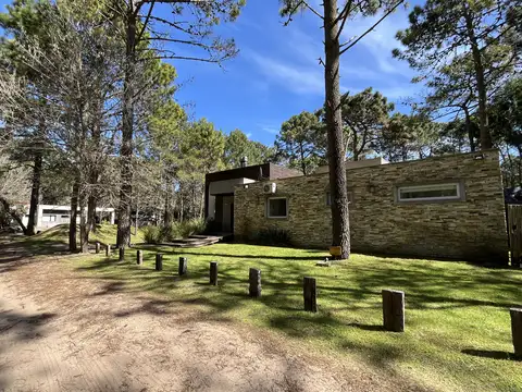 Casa en Venta en Carilo, USD 360.000