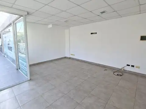 Oficina en Alquiler en Funes, $ 400.000