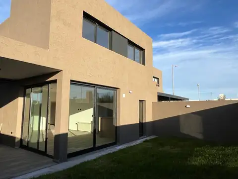 Depto Tipo Casa 6 ambientes con 2 baños