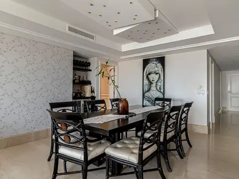 VENTA ESPECTACULAR PISO ALTO CHATEAU LIBERTADOR