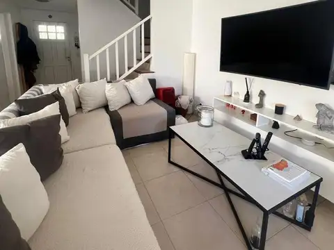 Casa en Alquiler al Este