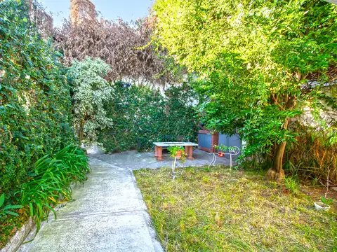 VENTA CASA PH INDEP 3 AMBIENTES CON PARQUE