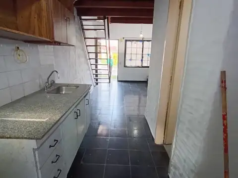 Cruz Varela 5900, Piso PB
