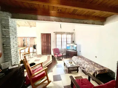 CASA EN VENTA BRANDSEN 2 HABITACIONES PILETA