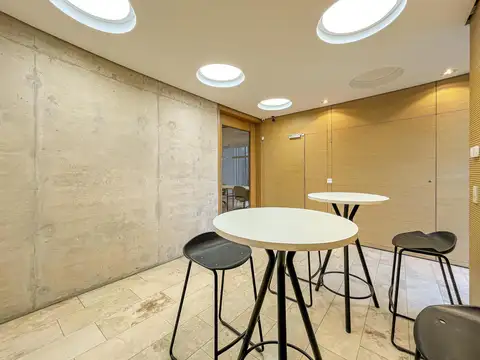 Oficina de diseño en edificio de categoría en la zona de Countries