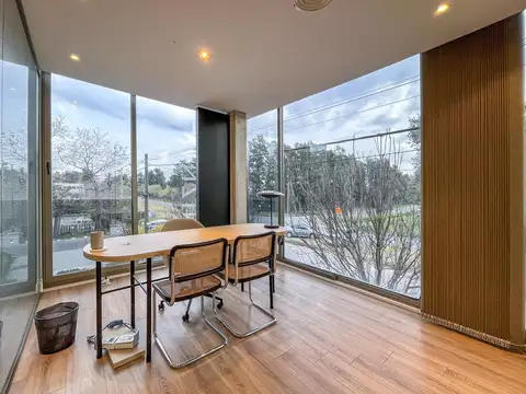 Oficina 4 ambientes con 1 baño