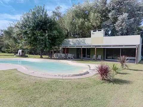 Casa quinta en venta 2 ambientes con pileta en Ramallo