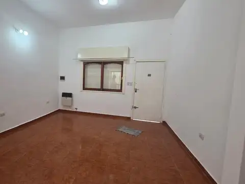 Departamento en Alquiler en Bernal Oeste, USD 400.000