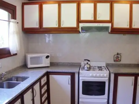 Casa en Alquiler con 1 cochera